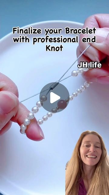 How To Tie Loop Bracelet, Thread Bracelets Tutorial, Loop Braid, Braid Bracelet, Friendship Bracelets With Beads, U Tube, Thread Bracelets, Fiber Jewelry, Beading Tutorial