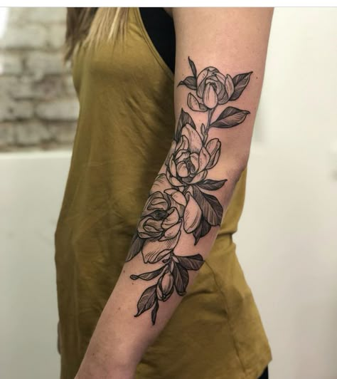 P Magnolia Tattoo, Mother Nature Tattoos, Nature Tattoo Sleeve, Summer Tattoo, Nature Tattoo, Floral Tattoos, Botanical Tattoo, Tattoo Project, Piercings And Tattoos