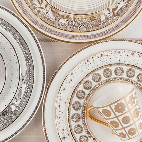 Beautiful and Creative Mix and Match of dinnerware settings with PROUNA Fine Bone China Dinnerware Sets Luxury, Bone China Dinner Set, Xmas Hampers, Fine China Dinnerware, Fine Dinnerware, Dinner Places, Bone China Dinnerware, Luxury Tableware, Luxury Dinnerware