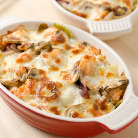 Baked Seafood Pasta Seafood Pasta Bake, Baked Seafood, Chinese Seafood, Seafood Bake, Food Seafood, Seafood Pasta Recipes, Seafood Pasta, Seafood Dinner, Fish Dishes