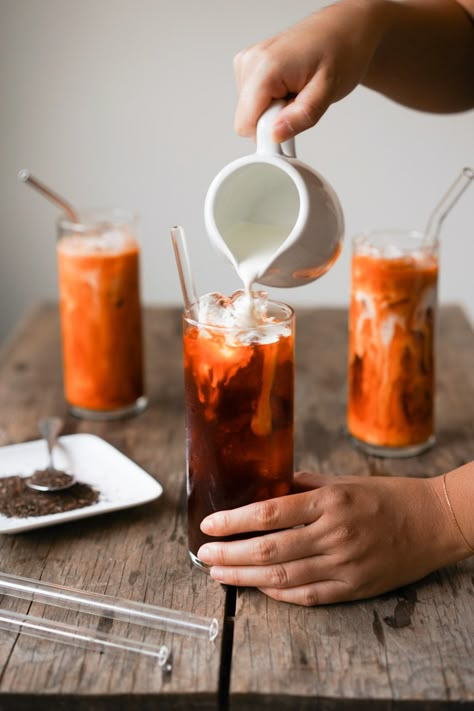 Thai Tea Recipe, Thai Tea Recipes, Summer Iced Tea, Summer Drinks Nonalcoholic, Thai Iced Tea, Homemade Iced Tea, Eat Thai, Thai Milk Tea, Iced Tea Recipes