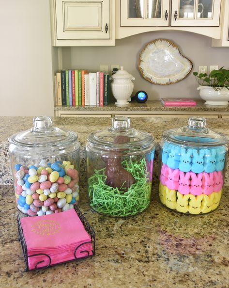 Easter Candy Jars, Candy Jar Decor, Easter Candy Bar, Easter Deserts, Spring Candy, Jars For Sale, Glass Cookie Jars, Easter Napkins, Candy Display