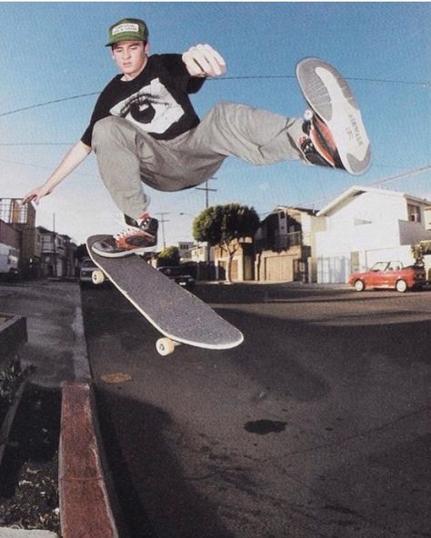 r. One Foot👏🏽🐐 @ed.templeton #skatevideosaturdays #stylematters #thankyouforeskateboardin Skater Poses, Skate Photography, Skateboard Photos, Skateboard Pictures, Old School Skateboards, Skate Photos, Jason Lee, 90s Skate, Skateboard Photography