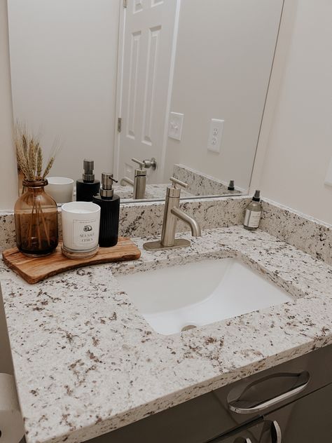 Bathroom Countertop Aesthetic, Minimal Bathroom Counter Decor, Bathroom Decor Brown Granite, Aesthetic Bathroom Counter, Apartment Bathroom Brown Cabinets, Apartment Bathrooms, Minimal Bathroom Decor, Minimal Bathroom, Granite Bathroom