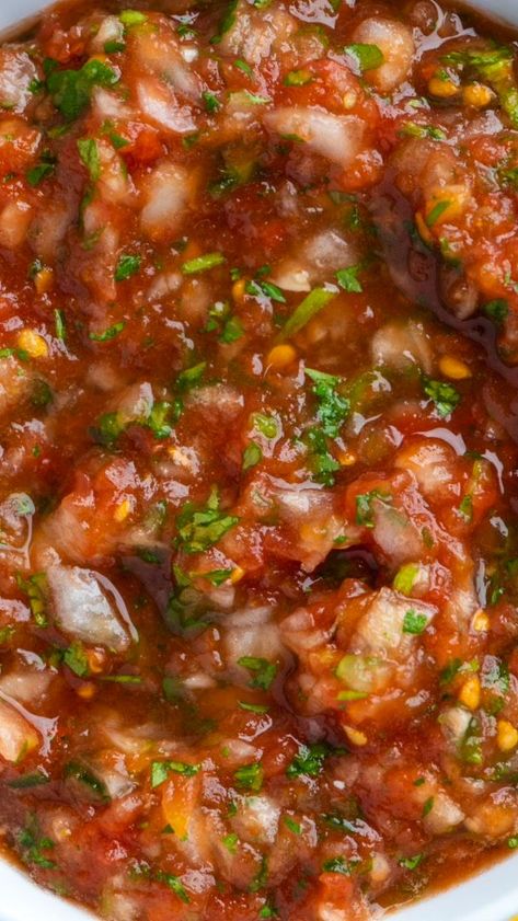 Easy Salsa Recipe, Homemade Salsa Recipe, Spicy Snacks Recipes, Easy Salsa, Breakfast Recipes Indian, Indian Cooking Recipes, Spicy Snacks, Homemade Salsa, Chutney Recipes