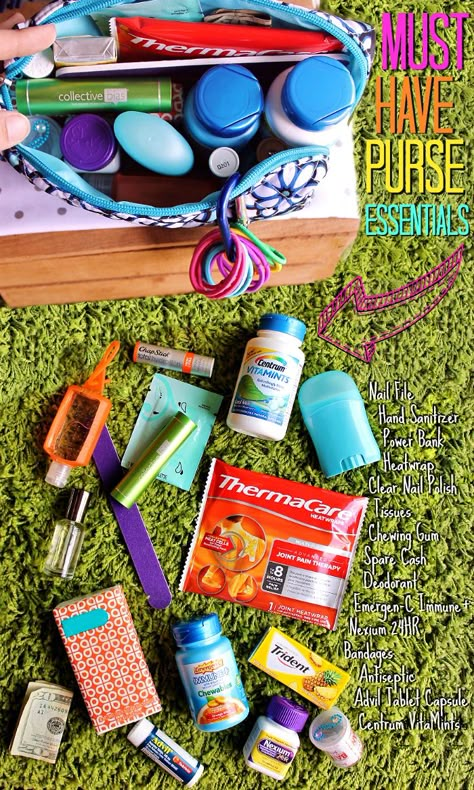 Day Trip Bag Essentials, Essentials To Keep In Your Purse, Mom Of The Group Bag Essentials, Mom Purse Organization, Purse Must Haves Items, Purse First Aid Kit, Mom Purse Essentials, Purse Hygiene Kit, Mini First Aid Kit For Purse