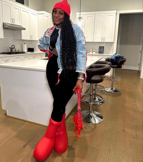 Big Red Boots Outfit Black Women, Big Red Boots By Mschf, Red Ugg Boots Outfit, Mschf Big Red Boots Outfits, Big Red Boots Outfit, Red Outfits Black Women, Stomper Boots, Red Ugg Boots, Big Red Boots