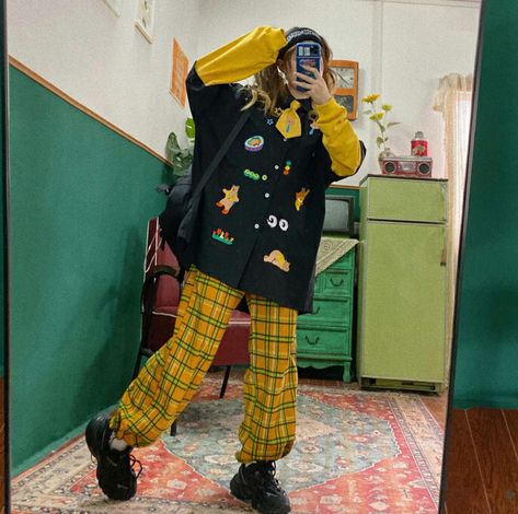 Casual Clowncore, Weird Clothes Aesthetic, Weird Outfits Aesthetic, Weird Fashion Aesthetic, Unconventional Outfits, Clowncore Outfit, Silly Outfits, Quirky Aesthetic, Kitsch Fashion