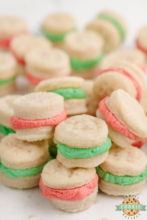 MINI CHRISTMAS SANDWICH COOKIES Shortbread Cookie Sandwich, Date Sandwich Cookies, Shortbread Cookie Sandwiches, Christmas Sandwich Cookies Recipes, Vanilla Sandwich Cookies, Small Treats For Gifts, Sugar Cookie Sandwich Cookies, Shortbread Sandwich Cookies, Shortbread Cookie Sticks