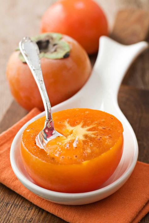 11 Best Persimmon Recipes (Easy Persimmon Jam Recipe & More) Persimmons Recipes, Persimmon Jam Recipe, Persimmon Pudding, Persimmon Recipes, Persimmon Fruit, Moonshine Recipes, Clam Recipes, Exotic Fruit, Healthy Fruits