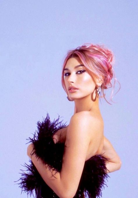 Hailey Baldwin Hair, Hayley Bieber, Teen Prom, Hailey Rhode Baldwin, Hailey Bieber Style, Hailey Baldwin Style, Justin Hailey, Hailey Baldwin, Hair Inspo Color