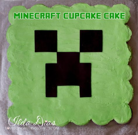 (I) (L)ove (D)oing (A)ll Things Crafty!: Minecraft "Creeper" Cupcake Cake Minecraft Cupcake, Creeper Cake, Minecraft Cupcakes, Minecraft Bday, Making Cupcakes, Diy Cakes, Minecraft Birthday Cake, Pull Apart Cupcake Cake, Pull Apart Cake