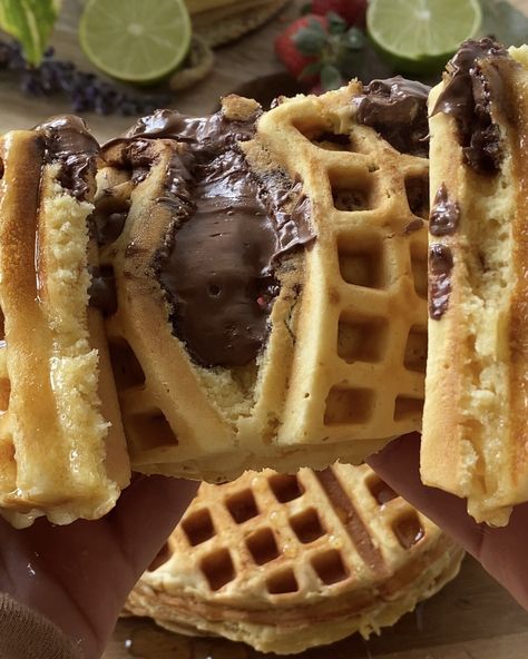 nutella waffles - Archersfood Waffles Videos, Nutella Waffles Recipe, Nutella Waffles, How To Make Nutella, Fat Cow, Nutella Pancakes, Waffle Machine, Waffles Recipe, Waffle Recipes