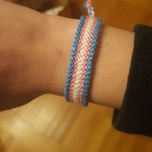 Pac E Mike, Trans Boys, Yarn Bracelets, Trans Flag, Diy Leather Bracelet, Diy Bracelets Tutorials, Trans Pride, Diy Crafts To Do, Lgbt Pride