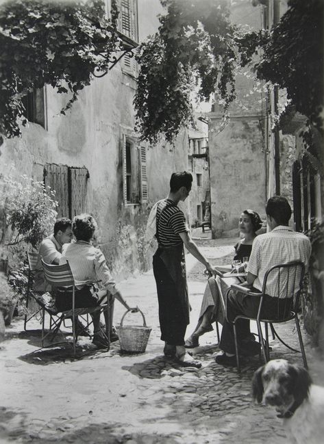 Robert Doisneau, Vintage Italy, Foto Art, Photo Vintage, Black White Photos, Bw Photo, White Photo, Black And White Photographs, Vintage Photographs