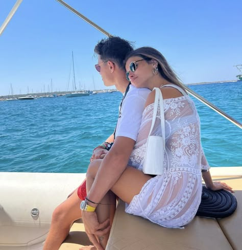 luisnha oliveira lando norris Divorce And Kids, Lando Norris, Rich Kids, European Summer, Race Day, Couple Aesthetic, Hopeless Romantic, Cute Couples Goals, What Is Love