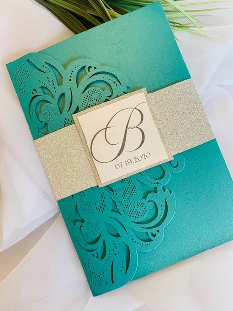 Aqua, Teal or Turquoise Laser Cut Wedding Invitation set with silver glitter in a pocket folder. Aqua Blue Laser Cut Wedding Invitation set. Can be customized Wedding Cricut, Wedding Packages Prices, Hotel Card, Diy Wedding Invitations Templates, Renewal Wedding, Blue Laser, Glitter Liner, Sea Green Color, Square Envelopes