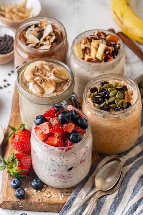 Learn how to make the best overnight oats that are rich, creamy, and perfect for breakfast on the go. Change it up with 5 amazing flavors! Overnight Oats Prep, Feel Good Breakfast, Avery Recipes, Overnight Chia Oats, The Best Overnight Oats, Breakfast Challenge, Best Overnight Oats, Chia Oats, Overnight Chia