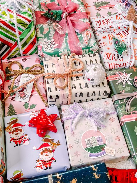 Gift wrapping services in Chicago will make your life easier this holiday season! Wrapping Santa Gifts Kids, Happiest Season, Chicago Gifts, Kid Christmas, Wrapped Gifts, Christmas Wrap, Gift Wrapping Inspiration, Christmas Gift Wrap, Diy Wrap