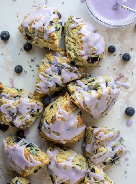 Blueberry Lavender Scones - Lavender Glazed Blueberry Scones Blueberry Bites, Lavender Dessert, Lavender Glaze, Lavender Scones, Blueberry Lavender, Lavender Recipes, Culinary Lavender, Summer Breakfast, Blueberry Scones