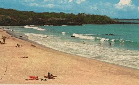 1970's Hawaiian Beach Postcard. Hagins collection. Vintage Beach Magazine, Vintage Beach Photography, 1970s Beach, Puberty Blues, Vintage Beach Photos, Video Mood, Surf Aesthetic, Old Orchard Beach, Scenery Photos