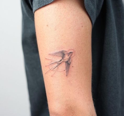 𝙆𝙖𝙩𝙝𝙮 on Instagram: “No bird soars too high if it soars with its own wings 🪶 #nofilterneeded” Swallow Bird Tattoo, Swallow Bird Tattoos, Swallow Tattoo, Fine Line Tattoo, Swallow Bird, Bird Tattoo, Line Tattoo, Birds Tattoo, Fine Line Tattoos