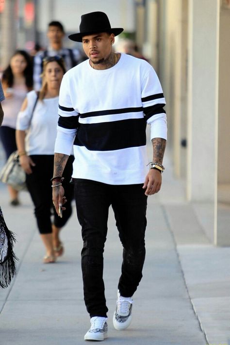 Chris Brown Outfits, Chris Brown Style, Black Men Fashion Casual, Black Men Fashion Swag, Mens Fashion Edgy, Art African, Mens Boots Fashion, Big Sean, Design Nail