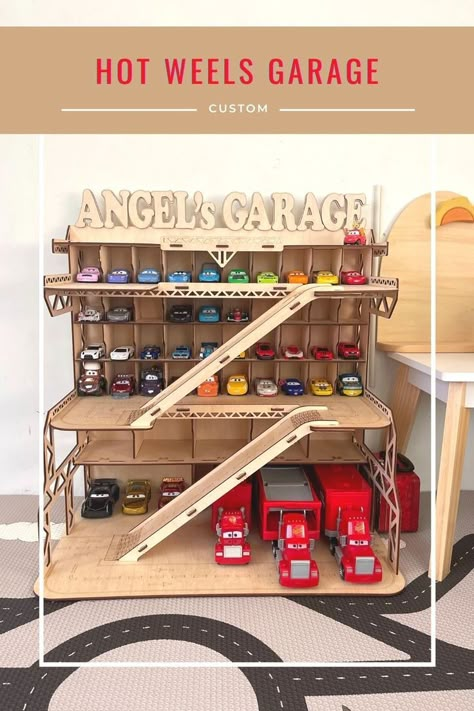 Wooden Car Garage, Wooden Toy Garage, Hot Wheels Shelf, Car Shelf, Kids Garage, Toddler Room Organization, Toy Room Ideas, Diy Toys Car, Hot Wheels Storage