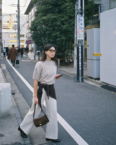 Omy to @bluebottle again ☕️😂 #35mm #bluebottlecoffee #japantrip #tokyo #ootd #dailystyle #contaxt2 #aeyde #gentlemonster Tokyo Ootd, Japan Travel Outfit, Tokyo Outfits, Cos Fashion, Japan Outfits, Japan Fashion Street, Tokyo Japan Travel, Japan Street, Japan Outfit