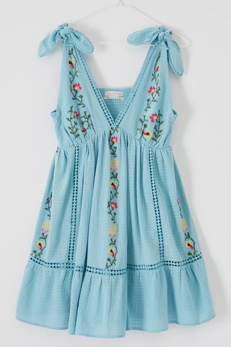 Embroidered Mini Dress, Urban Dresses, Embroidery Dress, Looks Style, Spring Summer Outfits, Pretty Dresses, Pretty Outfits, Summer Vibes, Cute Dresses