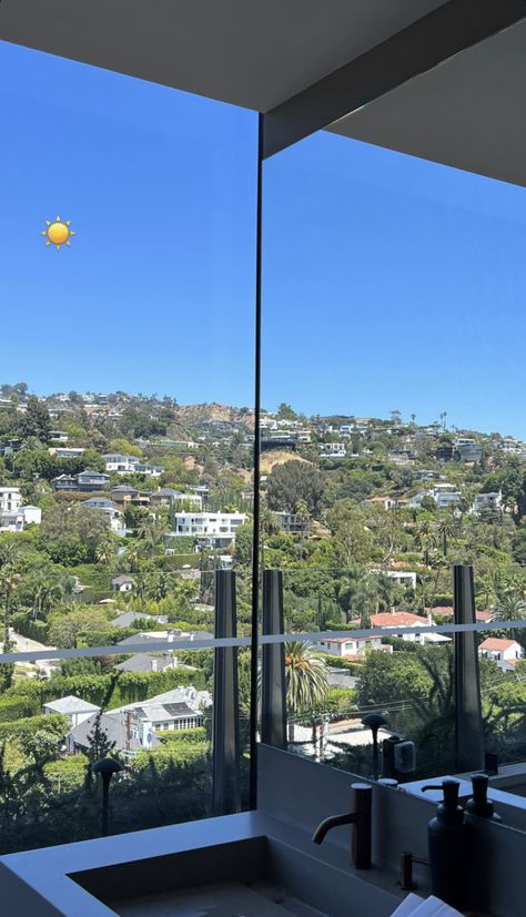 Los Angeles House View, California Aesthetic House, Los Angeles House Exterior, Los Angeles House Aesthetic, Calabasas Aesthetic, Los Angeles Apartment Aesthetic, California House Aesthetic, California Apartment Aesthetic, California Villa