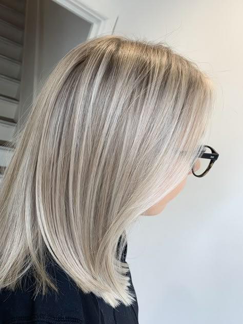 Winter Blonde Hair Straight, Blonde Hair With Ash Lowlights, Blonde With Ash Lowlights, Blonde With Chocolate Lowlights, Summer Blonde Hair With Lowlights, Blonde Shadow Root, Best Blonde Hair, Bright Blonde Hair, Summer Blonde Hair