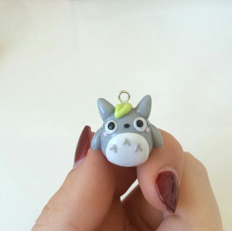 Totoro Necklace, Totoro Charm, Clay Totoro, Totoro Crafts, Studio Ghibli Jewelry, Ghibli Jewelry, Kawaii Totoro, Biscuit Ideas, Neighbour Totoro