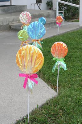 Lollipop Decorations, Giant Lollipops, Willy Wonka Party, Candy Land Party, Wonka Party, Candy Land Birthday, Candy Land Birthday Party, Candy Lollipops, Candyland Birthday