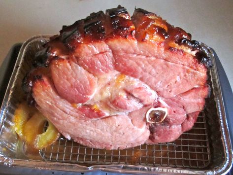 Picture of baked ham with pineapple glaze Ham Cooking Time, Glaze Ham, Ham With Pineapple, Baked Ham With Pineapple, Ham Pineapple, Ham In The Oven, Brown Sugar Ham, Ham Recipes Baked, Whole Ham