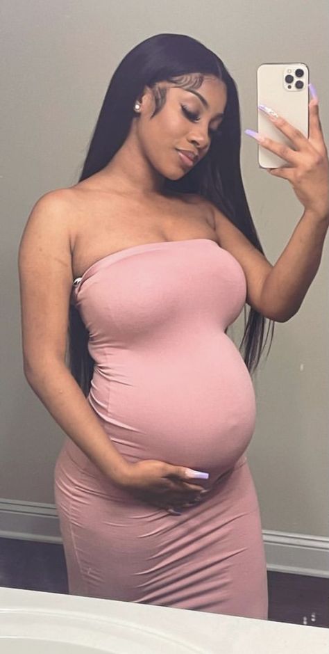 Pregnant Girl, Baddie Pregnant Outfits, Pretty Pregnant Outfits, Pregnant Baddie Outfits, Baddie Pregnant, Pregnancy Bump Aesthetic, Pregnant Women Outfits Black Women, Pregnancy Black Women, Black Women Pregnant