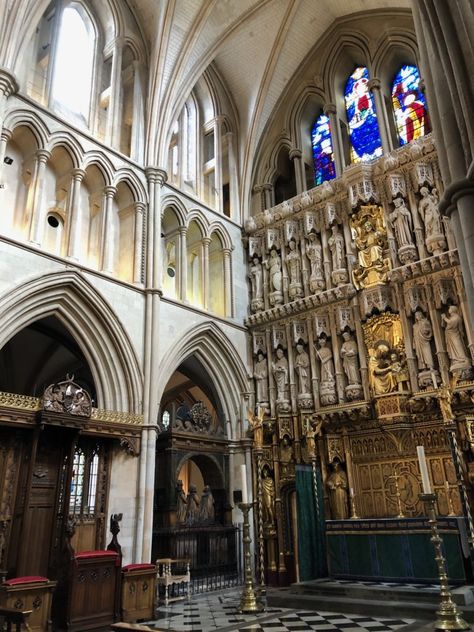 London Southbank, Spicy Romance Books, Southwark Cathedral, Mafia Romance Books, Books Spicy, London Cathedral, London 2022, Summer Abroad, Millennium Bridge