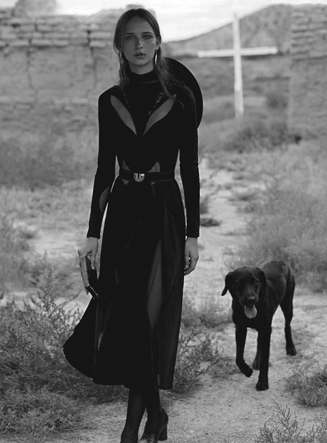 Goth Cowboy, Wilde Westen, Looks Country, Vogue Australia, All Black Everything, Grunge Goth, Mode Inspo, Western Wear, Gothic Fashion