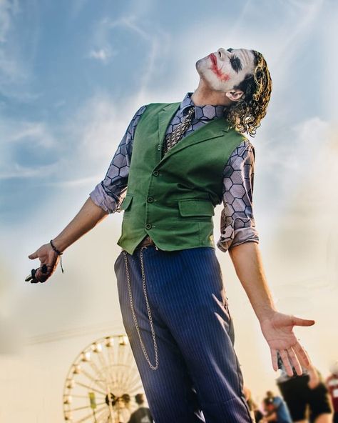 Jean Markus on Instagram: “Follow my photographer:  @nubrafasari  Sigam a fotógrafa do Coringa  #joker #thejoker #joaquinphoenix #coringa #cosplay #superman…” Joker Heath Ledger, Joker Photos, Joker Joker, Joker Heath, Heath Ledger Joker, Joker Tattoo, Free Followers, Joker Art, Joker Cosplay