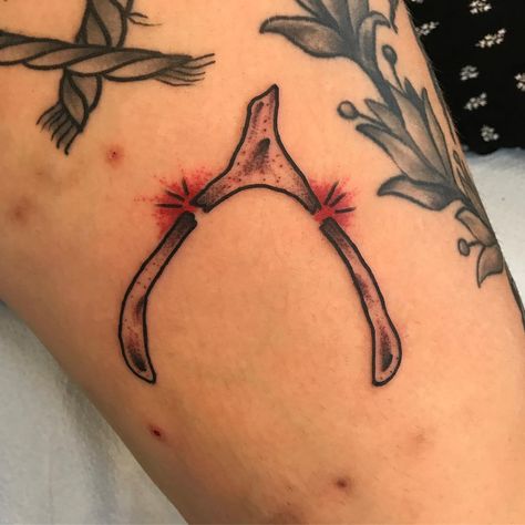 American Traditional Wishbone Tattoo, Traditional Wishbone Tattoo, Arm Patchwork, Wishbone Tattoo, American Traditional Tattoo, American Traditional, Tattoo Inspo, Traditional Tattoo, Jesus Fish Tattoo