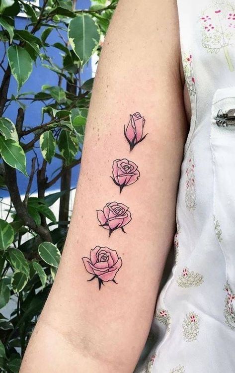 Bud Tattoo, Rose Bud Tattoo, Front Shoulder Tattoos, Pink Tattoo, Side Tattoos, Tattoo Feminina, Simplistic Tattoos, Rose Tattoos, Mini Tattoos