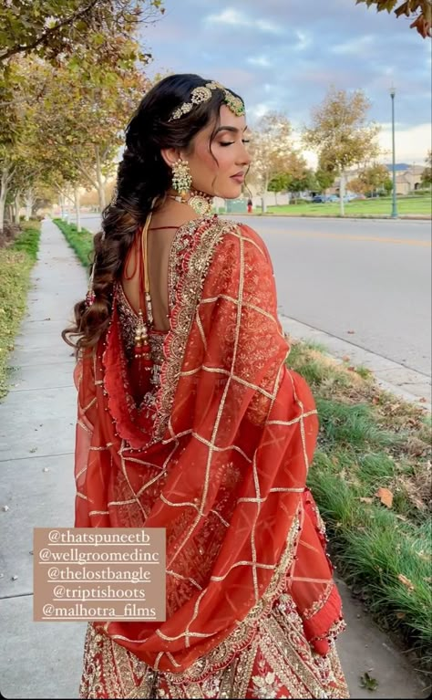 Jago Hair Styles, Sikh Bride, Bridal Hairdo, Wedding Brides, Plaits Hairstyles, Pakistani Fancy Dresses, Open Hairstyles, Indian Bridal Fashion, Sikh Wedding