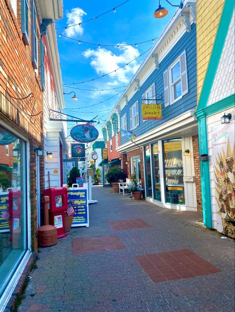 Delaware Aesthetic, Boardwalk Aesthetic, Summer Boardwalk, Aesthetic Places, Bethany Beach, Rehoboth Beach, Ocean City, Beach Town, Beach Summer