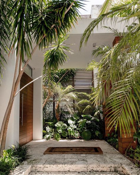 Island House Exterior, Tropical Front Door, Bungalow Landscape, Beach Villa Design, Tropical House Plans, Bungalow Landscaping, Residential Garden, Nyc Rooms, Coastal Exterior