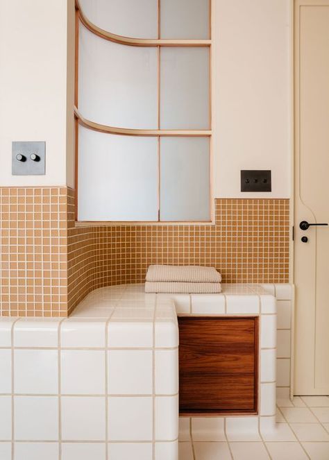 Traditional Bathroom Tile, Kids Bathroom Design, Home Studios, Bathroom Tub Shower, New York City Apartment, Bad Inspiration, Bathroom Tub, 아파트 인테리어, Built In Bench