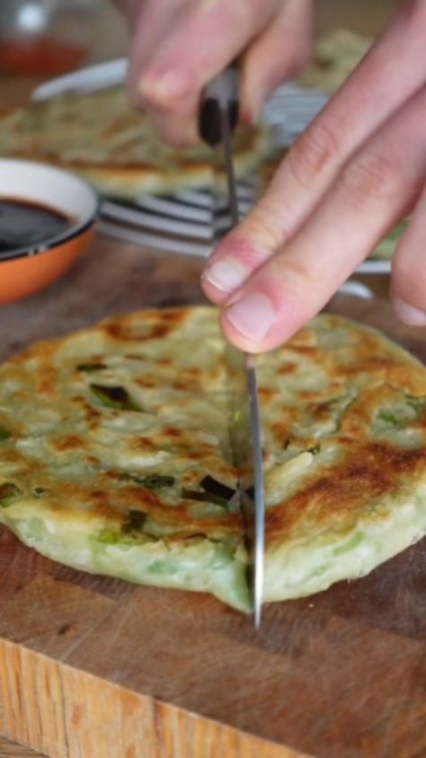 Spring Onion Pancake, Chinese Scallion Pancakes, Scallion Pancakes Chinese, Green Onion Pancake, Onion Pancake, Korean Pancake, Scallion Pancakes, Vegan Pancakes, Spring Onions