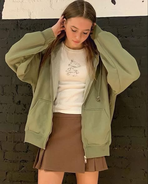 not my picture x Looks Pinterest, Brown Outfit, Green Outfit, Indie Outfits, Looks Style, Mode Inspiration, Looks Vintage, Green Jacket, Aesthetic Outfits