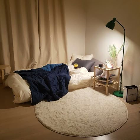 Minimalist Room, Aesthetic Rooms, Room Design Bedroom, Small Room Bedroom, Cozy Room, Room Inspiration Bedroom, Room Ideas Bedroom, Dream Rooms, Aesthetic Bedroom