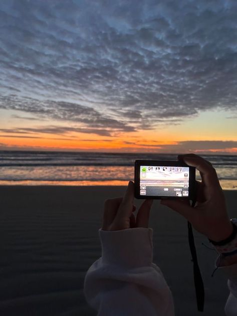 Sunset Picture Aesthetic, Vision Board Digital Camera, Digital Camera Vision Board, Camera For Instagram Pictures, Beach Camera Aesthetic, Dig Camera Pics, Digital Camera Night Beach Pics, Summer Camera Aesthetic, Sunrise At The Beach Aesthetic