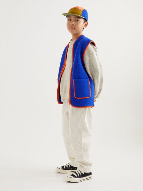 ARKET KIDS - Oddbjorn Recycled-Fleece Gilet Childrenswear Trends, Vampire Oc, Kidswear Trends, Kids Street Style, Kidswear Boys, Outdoors Style, Masc Fashion, Children Style, Kids Streetwear